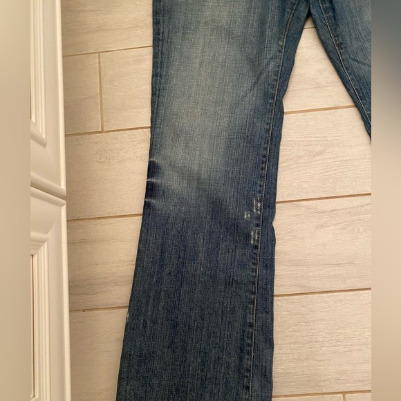 EUC Guess Premium Size 31 Embroidered and Distressed Bootcut Jeans - Picture 5 of 15